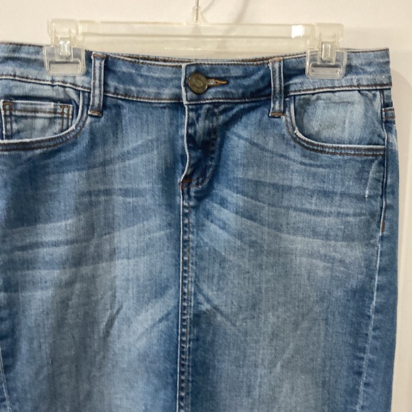 KUT from the Kloth Jean skirt - Picture 2 of 9
